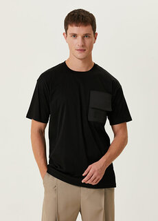 Черная футболка с карманами и декорированным логотипом Valentino