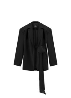 Черная женская куртка оверсайз со съемным поясом Quatervois