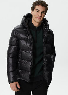 Черное стеганое мужское пальто с капюшоном Lacoste