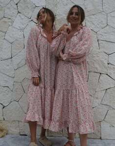Розовое платье миди с оборками и объемными рукавами Labelrail x Collyer Twins