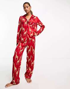 Рождественский атласный пижамный комплект с длинными рукавами и брюками с принтом жирафа Chelsea Peers красного цвета