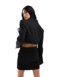 Черный укороченный пиджак Bershka