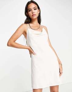 Матовое белое мини-платье с открытой спиной Pretty Lavish Keisha