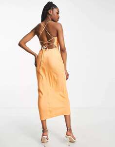 Эксклюзивное оранжевое атласное платье миди с воротником-хомутом In The Style