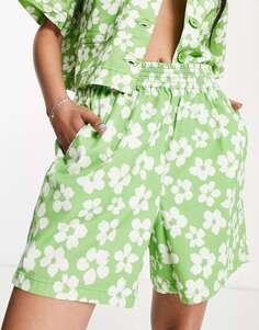 Зеленые шорты Topshop без застежек с цветочным принтом гибискуса