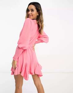 Розовое платье с объемными рукавами и плиссированной юбкой In The Style