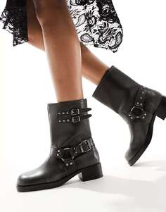 Байкерские ботинки Stradivarius с квадратным носком и пряжкой черного цвета