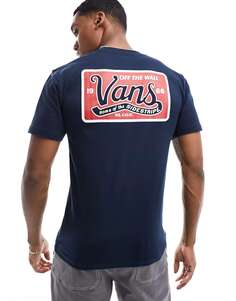 Темно-синяя футболка с полосками по бокам и принтом на спине Vans home of