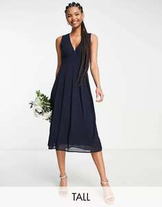 Темно-синее шифоновое платье миди с v-образным вырезом и плиссированной юбкой TFNC Bridesmaid