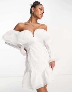 Белое мини-платье с открытыми плечами и оборками ASOS LUXE