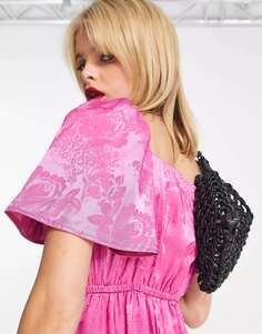Атласное платье миди с развевающимися рукавами и воланами London ярко-розового жаккарда Flounce London