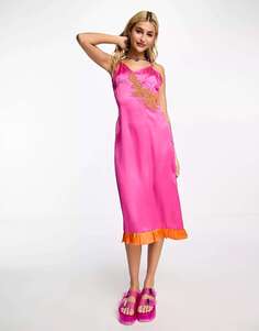 Розовое атласное платье миди Heartbreak с контрастной кружевной отделкой