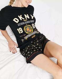 Черная футболка с логотипом DKNY и короткая атласная пижама