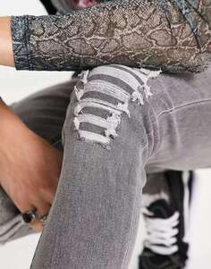 Спрей ADPT на серых джинсах-скинни с сильными рваными краями