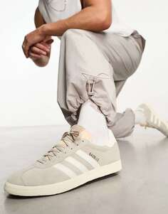 Кроссовки adidas Originals Gazelle каменного/белого цвета