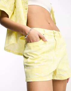 Короткие шорты из твила Vero Moda с желтым завитковым принтом
