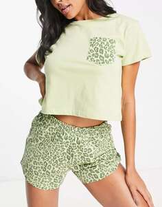 Короткая пижама с контрастными карманами Brave Soul и светло-зеленым леопардовым принтом