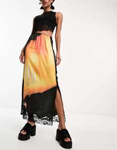 Атласная юбка-комбинация COLLUSION макси с кружевным подолом с принтом