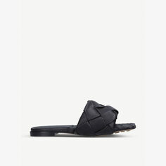 Кожаные сандалии Lido Intrecciato на плоской подошве Bottega Veneta, черный