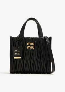 Сумка Miu Miu Matelassé Leather Handbag, черный
