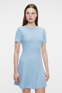 платье женское Платье-футболка приталенное с короткими рукавами Befree