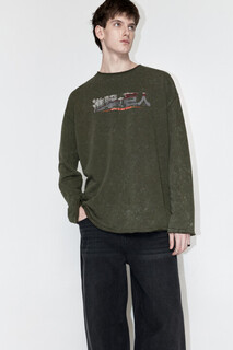 джемпер мужской Лонгслив oversize с принтом Атака титанов Befree
