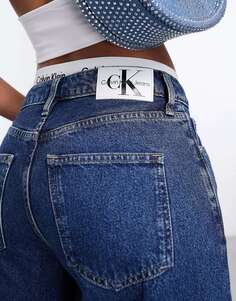 Прямые джинсы в стиле 90-х от Calvin Klein Jeans