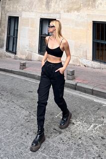 Женские черные спортивные брюки-карго с эластичной резинкой на талии и щиколотках Trend Alaçatı Stili, черный
