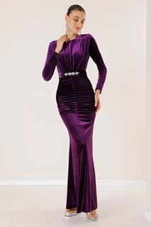 Длинное бархатное платье со складками спереди и поясом By Saygı, фиолетовый
