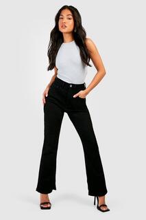 Узкие расклешенные джинсы с высокой талией Petite и разрезным краем boohoo, черный