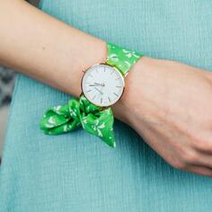 Женские наручные часы со сменным тканевым ремешком и узлом зеленого цветочного принта The Colourful Aura, зеленый