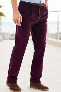Вельветовые брюки со складками спереди, 29 дюймов (74 см) по внутренней стороне штанин Cotton Traders, красный