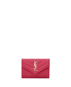 Кассандра Мателасс&amp;;eacute; Маленький кошелек-конверт из кожи с тиснением Grain De Poudre Saint Laurent, цвет Pink