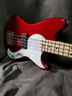 Басс гитара G&amp;L Tribute Series Fallout Bass Candy Apple Red G&L