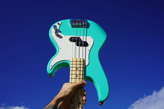 Басс гитара G&amp;L USA Fullerton Deluxe SB-1 Turquoise/Maple 4-String Electric Bass Guitar w/ Gig Bag G&L