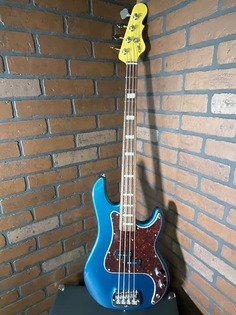 Басс гитара G&amp;L Tribute LB-100 P Bass Guitar - Emerald Blue G&L