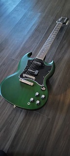Электрогитара Epiphone SG Classic Worn P-90s Electric Guitar - Worn Inverness Green - Comes with gig bag