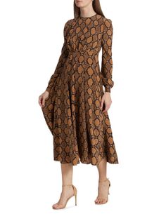 Платье миди с расклешенным змеиным принтом Michael Kors Collection, цвет Chocolate