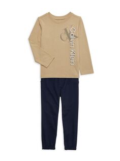 Комплект из двух предметов: футболка и брюки с логотипом для маленького мальчика Calvin Klein, цвет Beige Multi