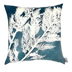 Декоративная подушка «Лес на малахите», 20 x 20 дюймов Aviva Stanoff, цвет Silver