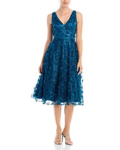 Платье с цветочным принтом и пайетками Eliza J, цвет Blue