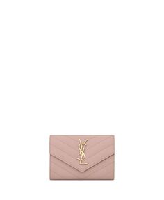 Кассандра Мателасс&amp;;eacute; Маленький кошелек-конверт из кожи с тиснением Grain De Poudre Saint Laurent, цвет Pink