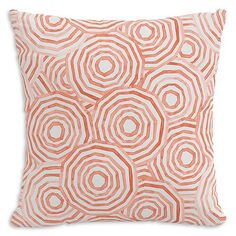 Подушка Umbrella Swirl для улицы кораллового цвета, 18 x 18 дюймов Cloth &amp; Company, цвет Orange