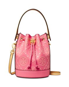 Сумка-ведро Mini T с монограммой и контрастным тиснением Tory Burch, цвет Pink