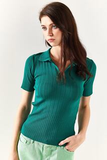 Женская изумрудно-зеленая трикотажная блузка с воротником-поло Olalook, зеленый