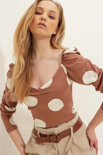 Женская коричневая блузка с воротником-стойкой и рукавами принцессы, мягкая текстурированная укороченная блузка с рисунком ALC-X7319 Trend Alaçatı Stili, коричневый