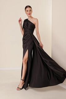 Атласное длинное платье с одним рукавом и драпировкой спереди на подкладке By Saygı, черный
