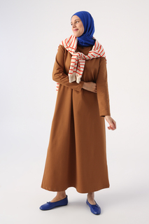 Базовое трикотажное платье горчичного цвета с круглым вырезом ALLDAY, коричневый
