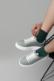 Мятно-зеленые спортивные женские кроссовки с круглым носком и плоской подошвой на шнуровке 35224 GÖNDERİ(R), зеленый