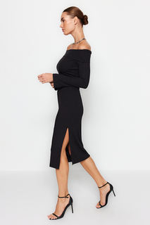 Черное приталенное трикотажное платье миди в рубчик с вырезом Carmen и мягкой текстурой Trendyol, черный